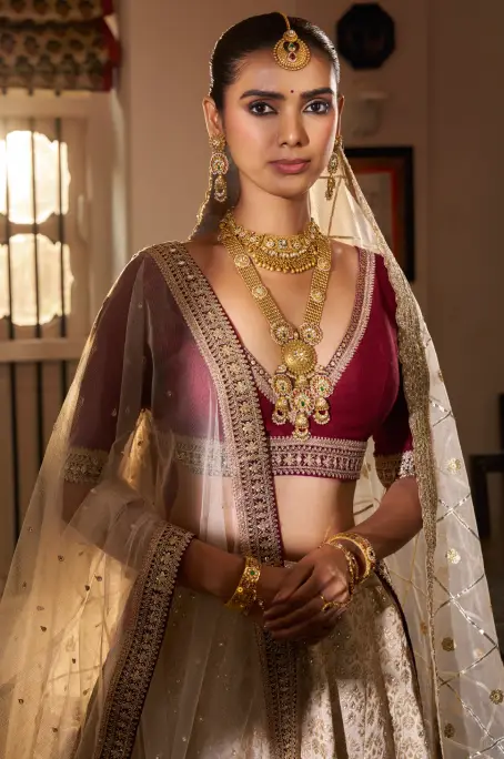 Gold Necklace Model